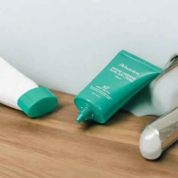 JM solution Marine Luminous Pearl Sun Cream SPF50+++ - Picture 3 of 3